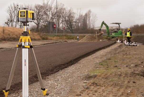 GeoMax Zone60 HG Dual Grade Laser w/ZRP105 Pro Laser Receiver, Tripod & Grade Rod